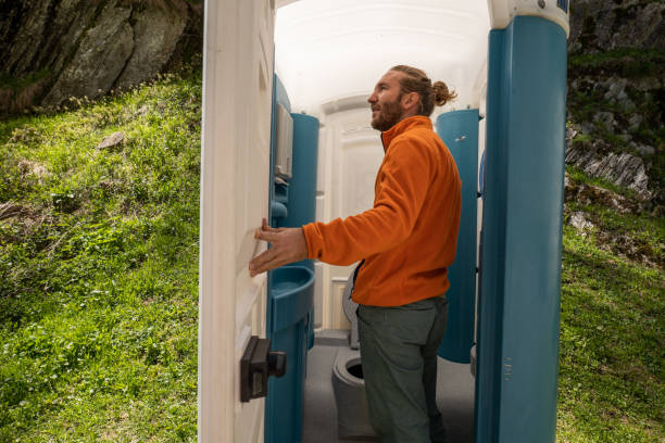 Best High-end porta potty rental  in Washburn, IL